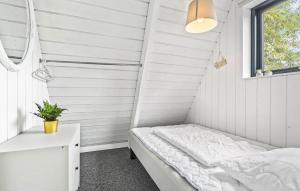 Cozy Home In Farsø With Wifi