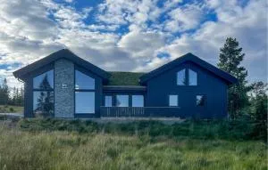 5 Bedroom Stunning Home In Løten - Bjørnstad