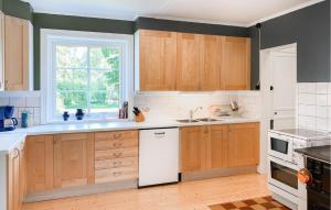 4 Bedroom Beautiful Home In Mönsterås