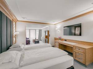 Suite with Balcony room in Hotel Austria