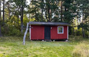 3 Bedroom Lovely Home In Högsby