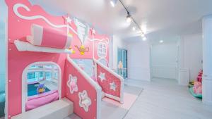 Gapyeong shinbi kids poolvilla