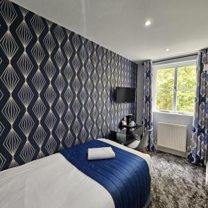 Single Room - En Suite room in George Hotel