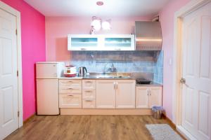 Geoje Phil Painting Pension for One Night and Three Days