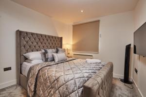 King River Canal View& Free Secure Parking!