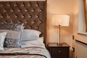 King River Canal View& Free Secure Parking!