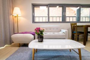 Yangyang Stay in Bricks