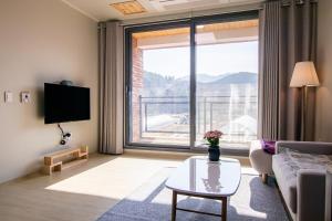 Yangyang Stay in Bricks