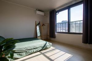 Yangyang Stay in Bricks