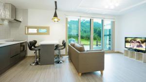 Hadong Huige Stay Pension