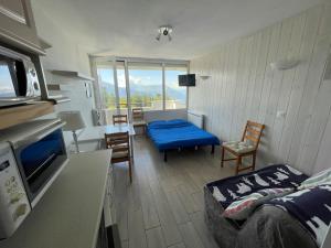 Appartements Joli studio refait a neuf : Appartement 1 Chambre