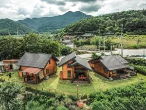 Buan Hosugatongnamu Pension - Jeongeup