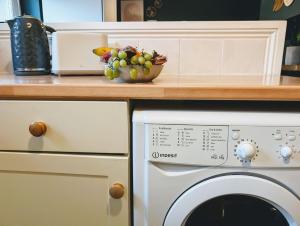 Cosy Peacehaven - Free on site Parking! Pet friendly!