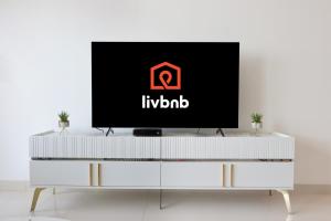 Livbnb - 2B with Sea View Emaar Beachfront