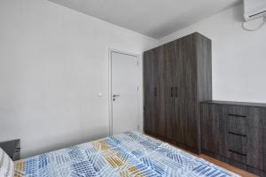 Private 1-BD Apartment with Balcony in Sveti Vlas by Flat Mаnаger