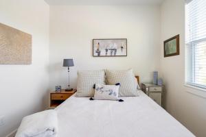 Doras Heart New 3br King Bed Brand New