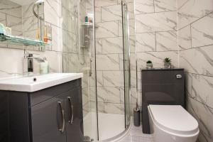 Cosy Flamingo Studio in Sydenham