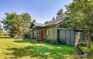 Nice Home In Poblocie With Sauna - Miechucino