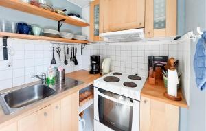 1 Bedroom Lovely Home In Osby