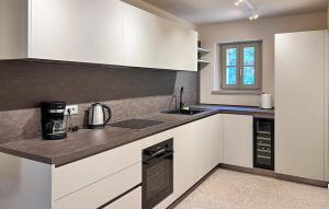2 Bedroom Beautiful Home In Labinci 