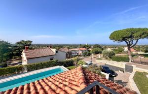 2 Bedroom Beautiful Home In Labinci 
