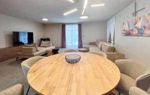 2 Bedroom Beautiful Home In Labinci 