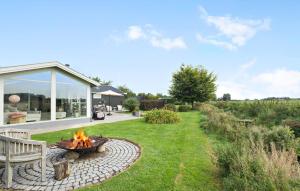 4 Bedroom Nice Home In Gilleleje