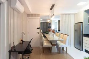 Luxo na Gleba com ar na sala e quarto, lava e seca e academia - Faxinal