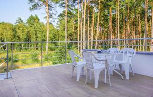 Gorgeous Apartment In Dziwnów With Wifi