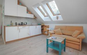 Gorgeous Apartment In Dziwnów With Wifi