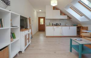 Gorgeous Apartment In Dziwnów With Wifi