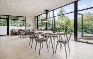 Nice Home In Hornbæk With Wifi