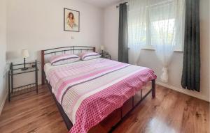 Stunning Apartment In Medulin