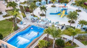 Clean & Decor Free Waterpark Flowrider 1872