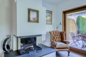 Lodge 1, hot tub and BBQ