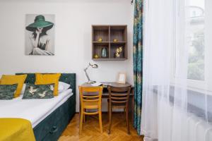 Rodzinny Apartament z dwiema sypialniami niedaleko centrum Krakowa by Noclegi Renters