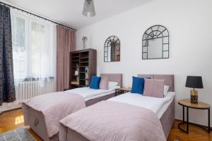 Rodzinny Apartament z dwiema sypialniami niedaleko centrum Krakowa by Noclegi Renters