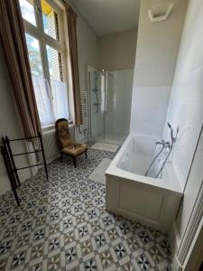 Sejours a la campagne Castle Of Saint Germain Des Rives : photos des chambres