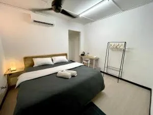 Kek Lok Si Inn - Datang Selamat