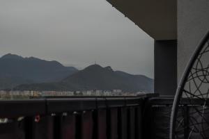 Montis Charming Retreat with View