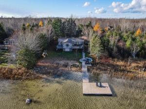 Serene Lakefront Retreat Explore & Unwind