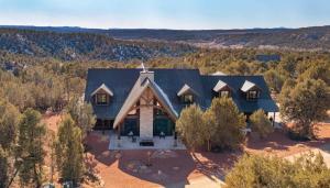Juniper Ridge Luxury Lodge East Zion & Bryce