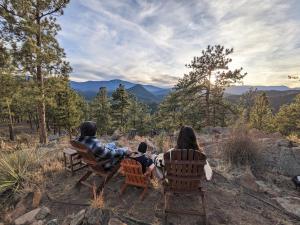 Bear Cabin - 10 Acres - Hot Tub