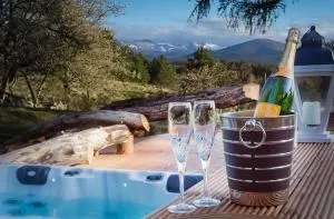 Crofts of Cairngorm - Seasgair Lodges - 托明陶尔