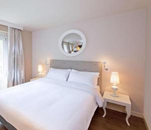 Queen Room room in NH Geneva City