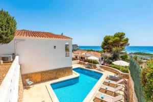 Villa Proa by Villa Plus