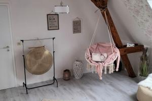 Große Ferienwohnung mit Pool & Pferden - Spielplatz am Haus