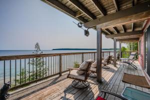 Norse Nook SAUNAHOT TUB Waterfront