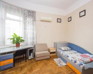 The Square - 2 bedrooms Retro Flat, 1st fl