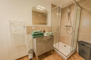 Maisons de vacances Grange Renovee 5 personnes-Gite Le 411 : photos des chambres